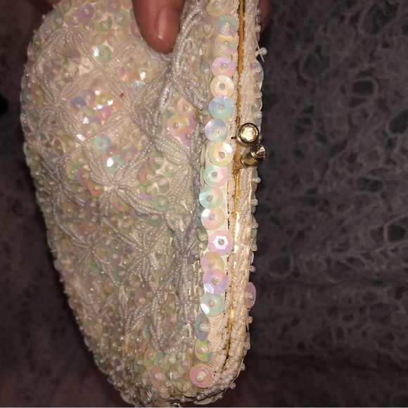 Elegant white  Clutch with Iridescent Sequins and Gold Frame made by Du Val. - Picture 3 of 8